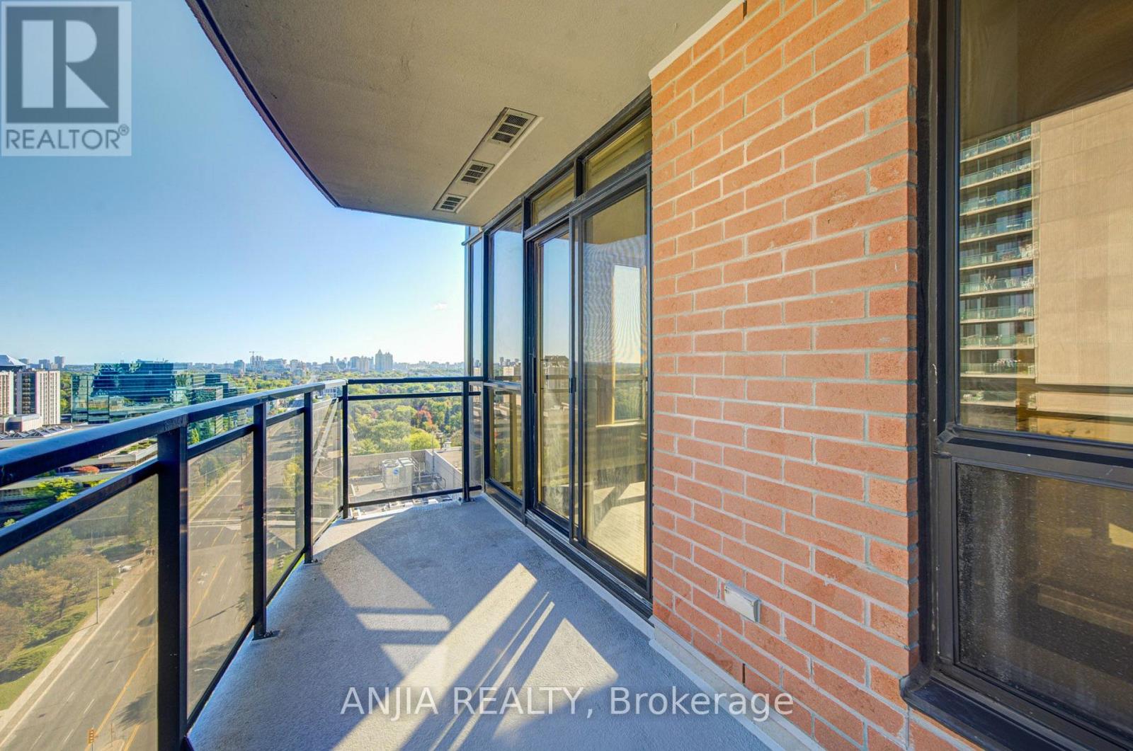 2010 - -33 Sheppard Avenue E, Toronto, Ontario  M2N 7K1 - Photo 34 - C13806932