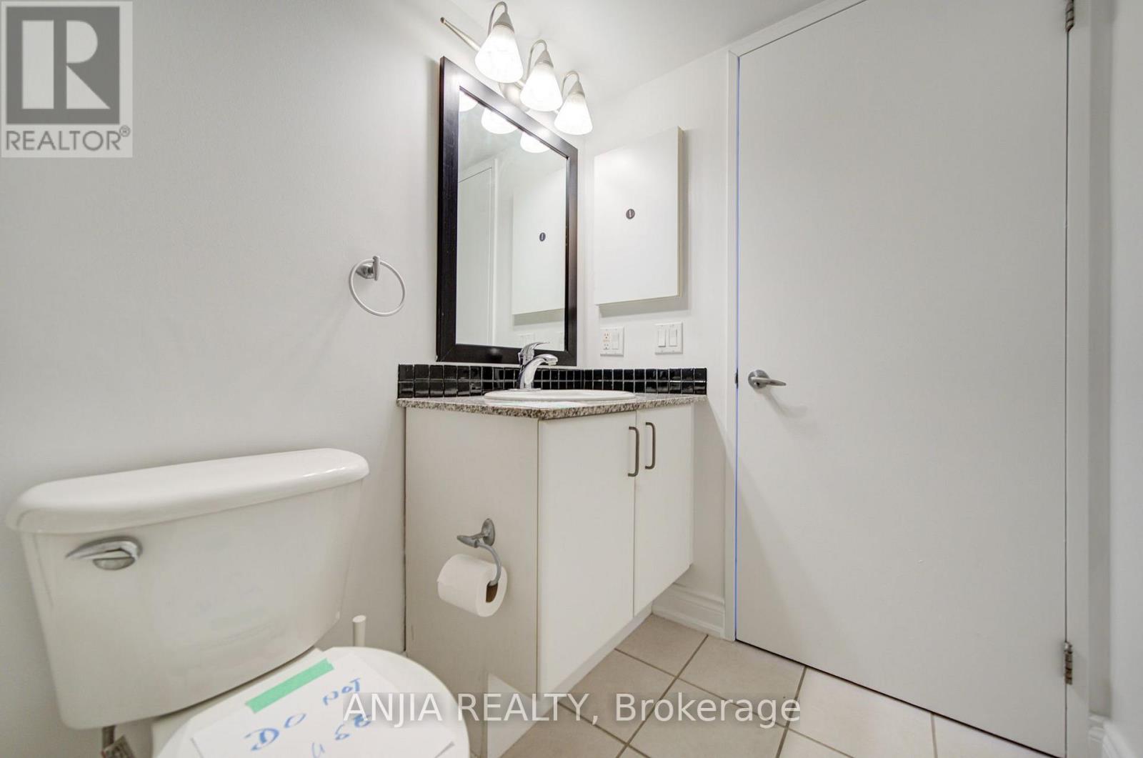 2010 - 33 Sheppard Avenue E, Toronto, Ontario M2N 7K1 - Photo 22 - C13806954