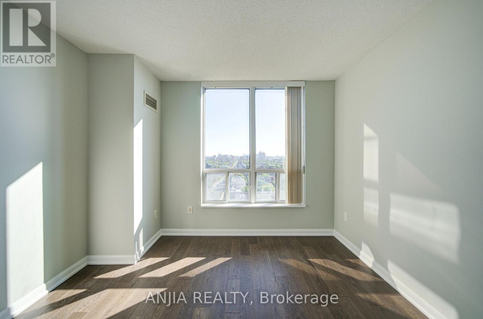 2010 - 33 Sheppard Avenue E, Toronto, Ontario M2N 7K1 - Photo 26 - C13806954