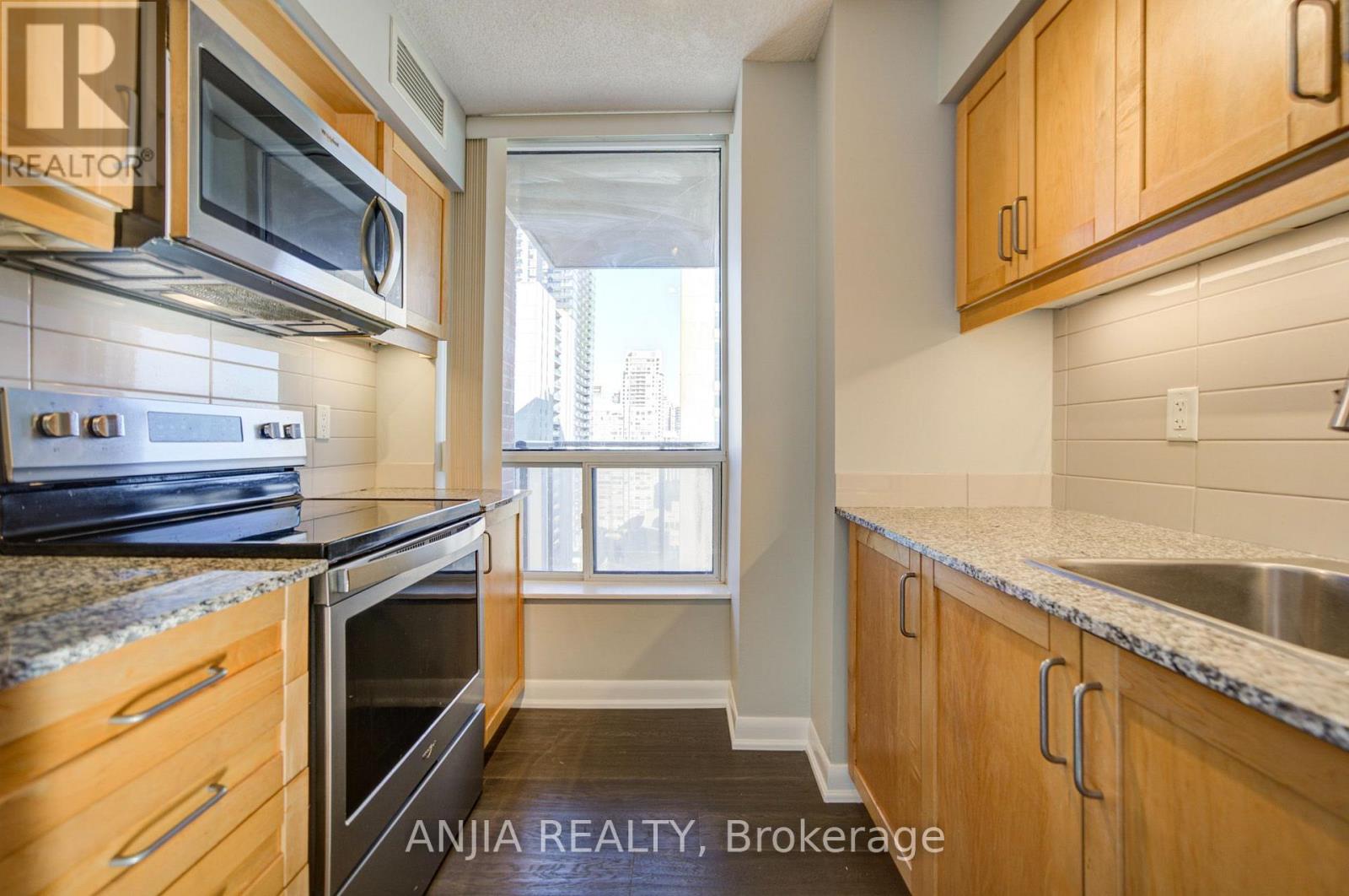 2010 - 33 Sheppard Avenue E, Toronto, Ontario M2N 7K1 - Photo 12 - C13806954