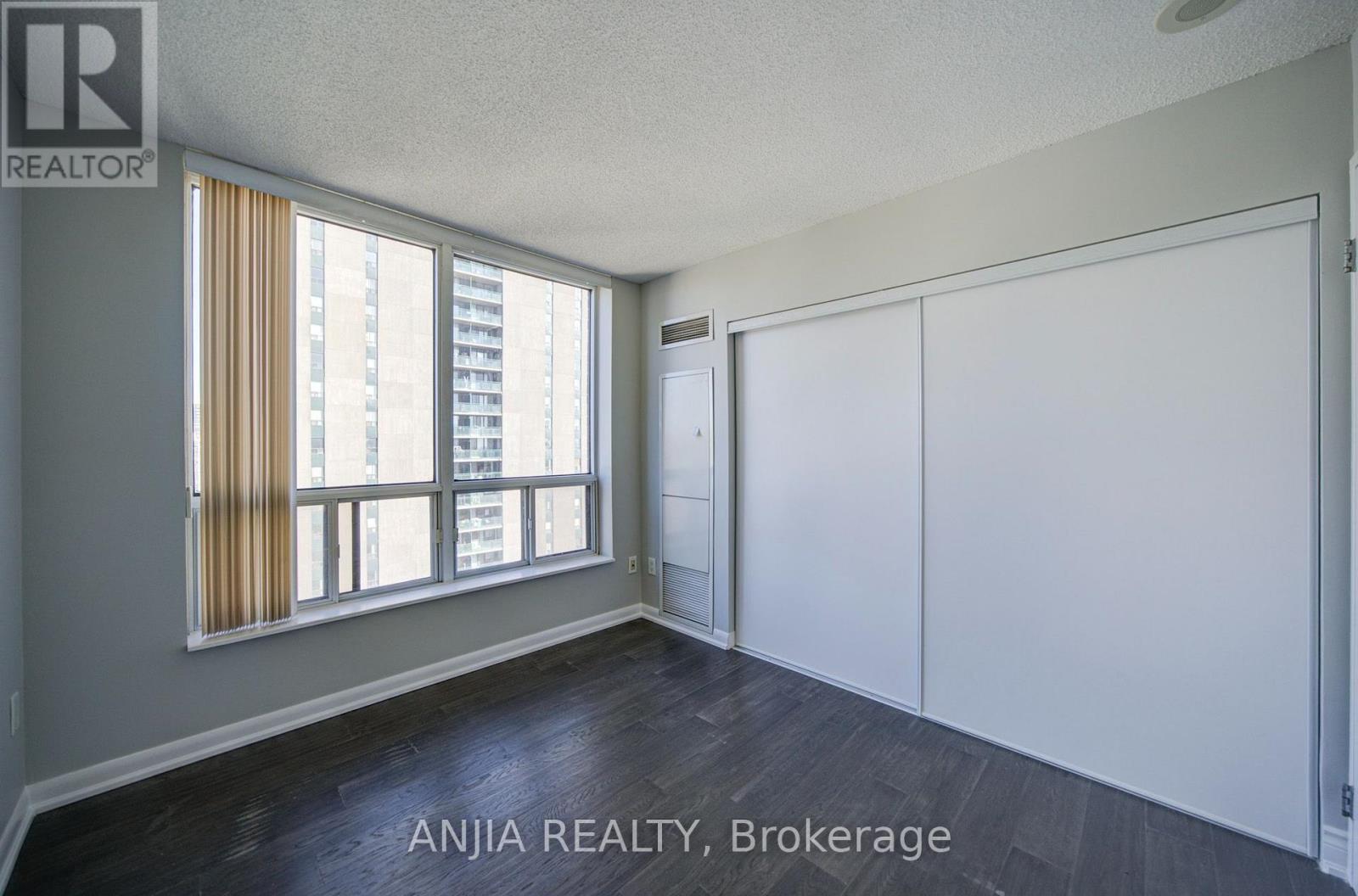 2010 - 33 Sheppard Avenue E, Toronto, Ontario M2N 7K1 - Photo 34 - C13806954