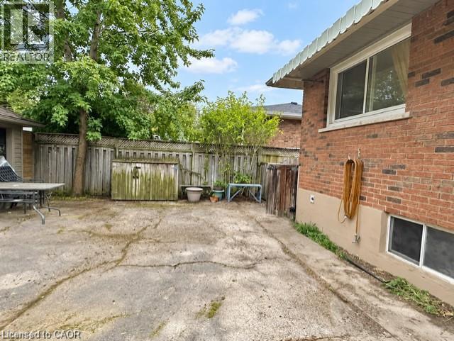 2428 Eileen Drive, Burlington, Ontario  L7R 1M8 - Photo 8 - 40864220