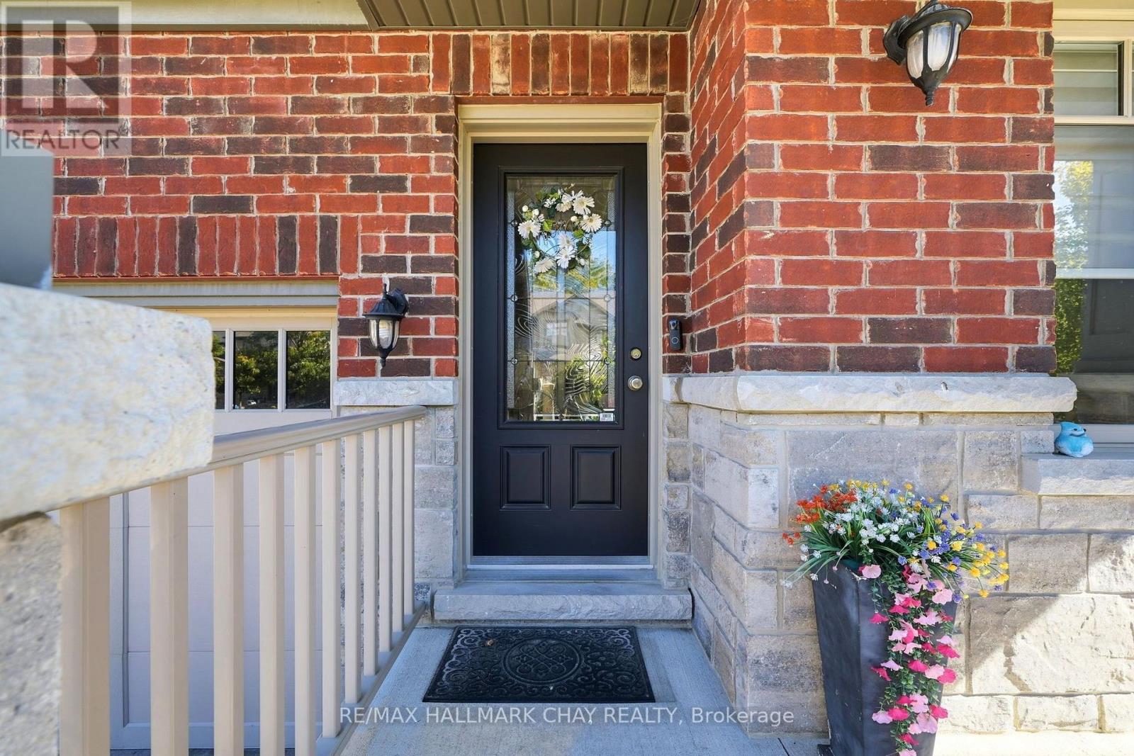 61 Carleton Trail, New Tecumseth, Ontario  L0G 1A0 - Photo 5 - N13833224