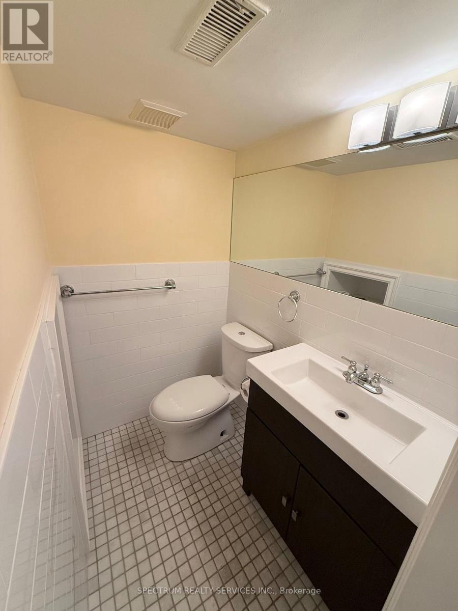 Lower - 172 Queenslea Avenue, Toronto, Ontario  M9N 2L3 - Photo 16 - W13725646