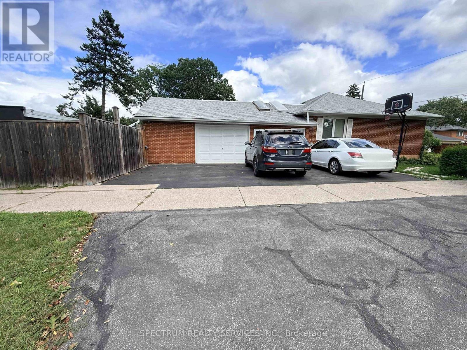 Lower - 172 Queenslea Avenue, Toronto, Ontario  M9N 2L3 - Photo 21 - W13725646