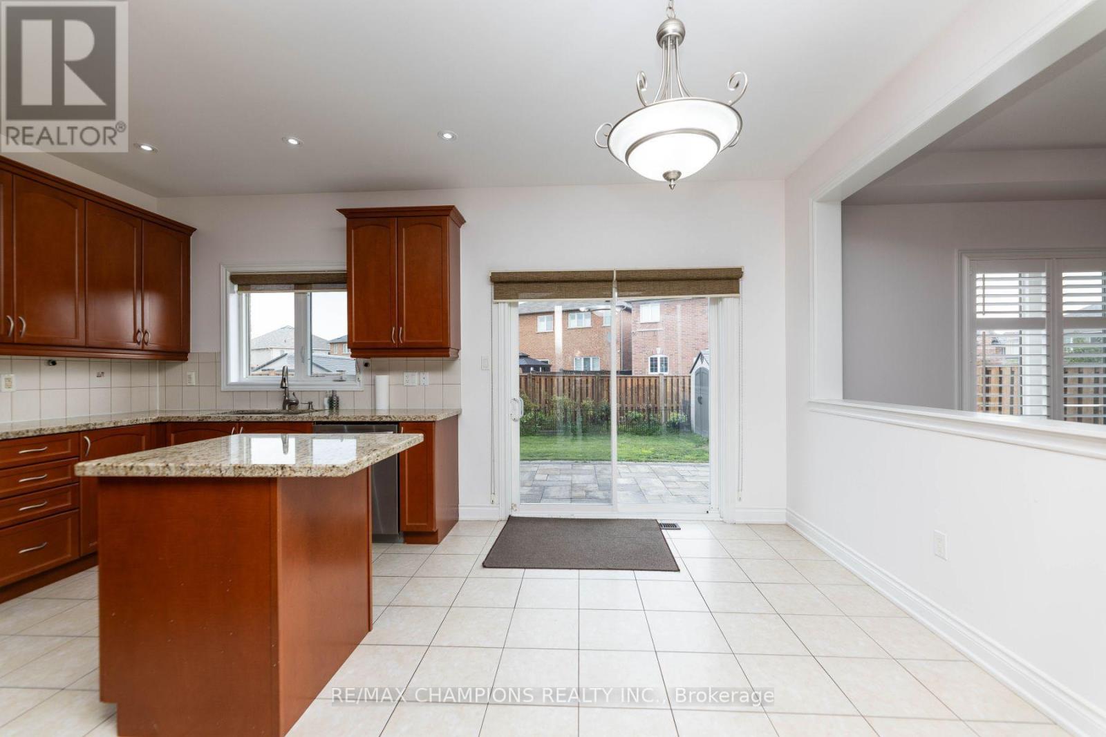 Upper - 89 Bayhampton Drive, Brampton, Ontario L6P 3A8 - Photo 23 - W13833152
