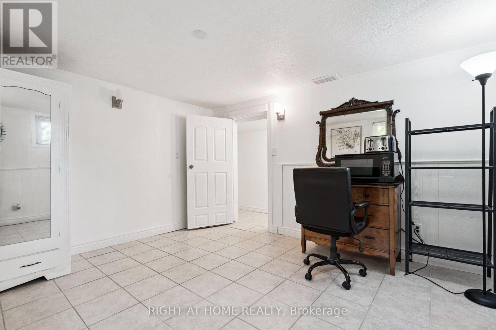 Lower - 105 Glenridge Avenue, St. Catharines, Ontario  L2R 4X5 - Photo 33 - X13833232