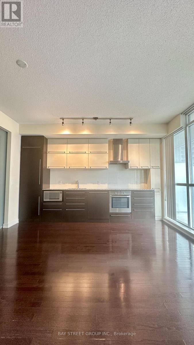 1909 - 770 Bay Street, Toronto, Ontario  M5G 0A6 - Photo 15 - C13631610
