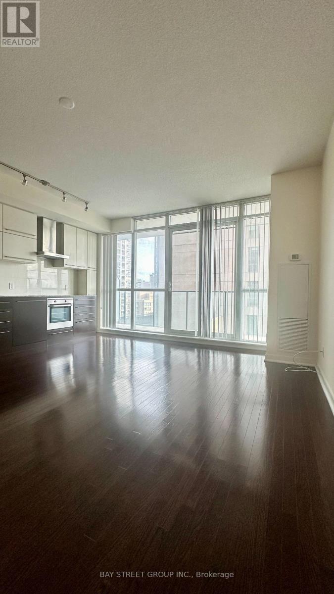 1909 - 770 Bay Street, Toronto, Ontario  M5G 0A6 - Photo 17 - C13631610