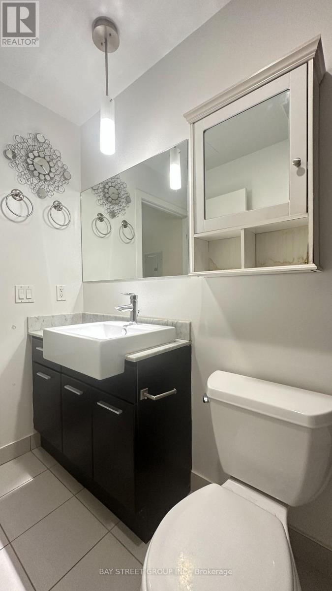1909 - 770 Bay Street, Toronto, Ontario  M5G 0A6 - Photo 24 - C13631610