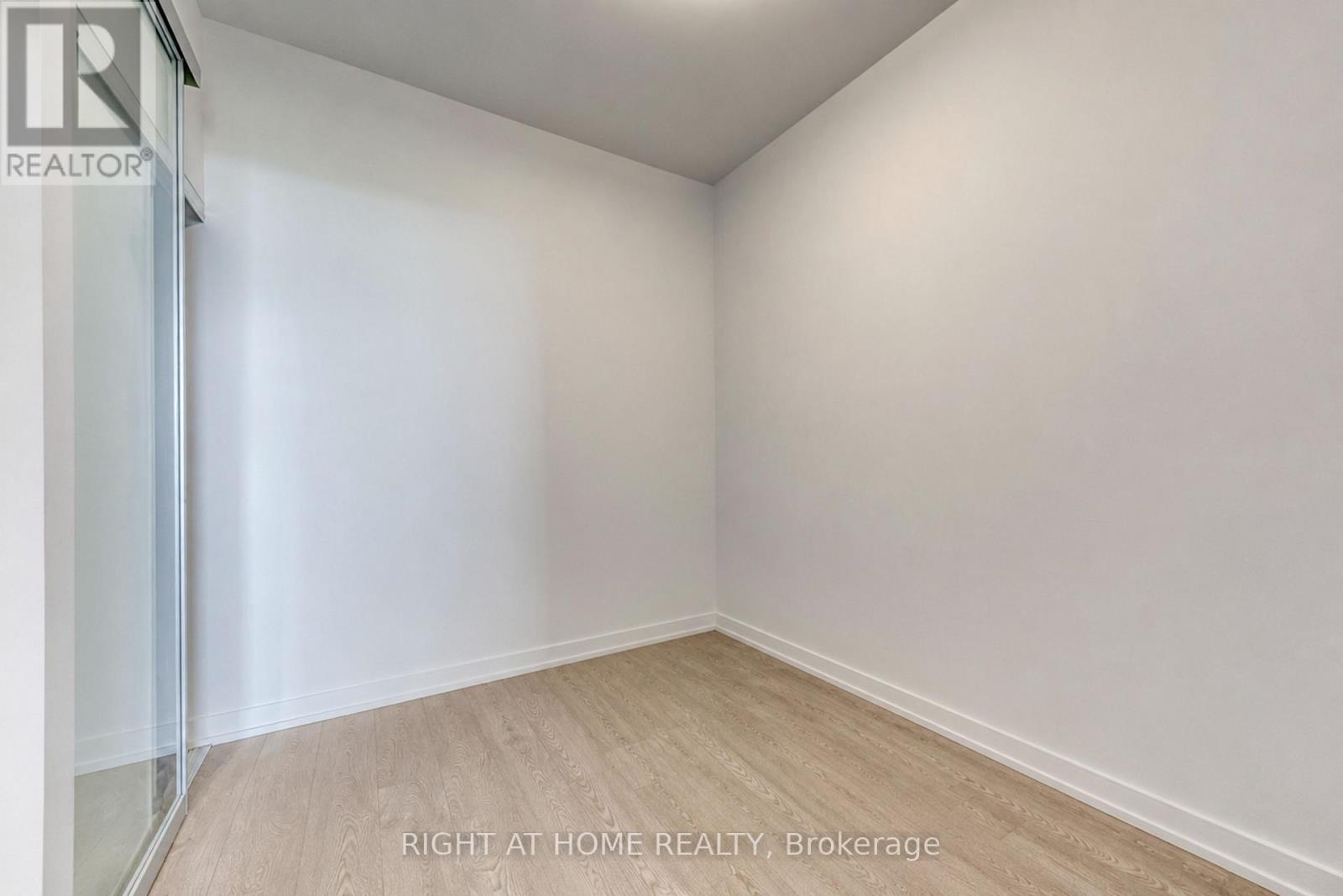 619 - 286 Main Street, Toronto, Ontario  M4C 0B3 - Photo 18 - E13833240