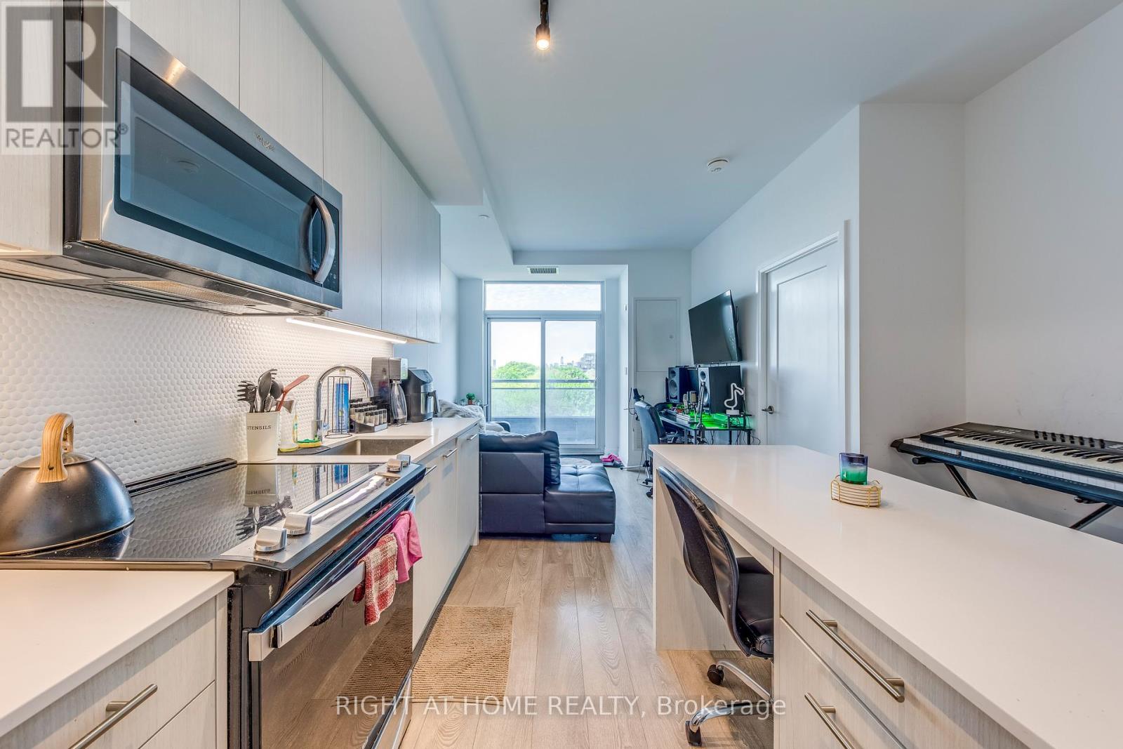 619 - 286 Main Street, Toronto, Ontario  M4C 0B3 - Photo 6 - E13833240
