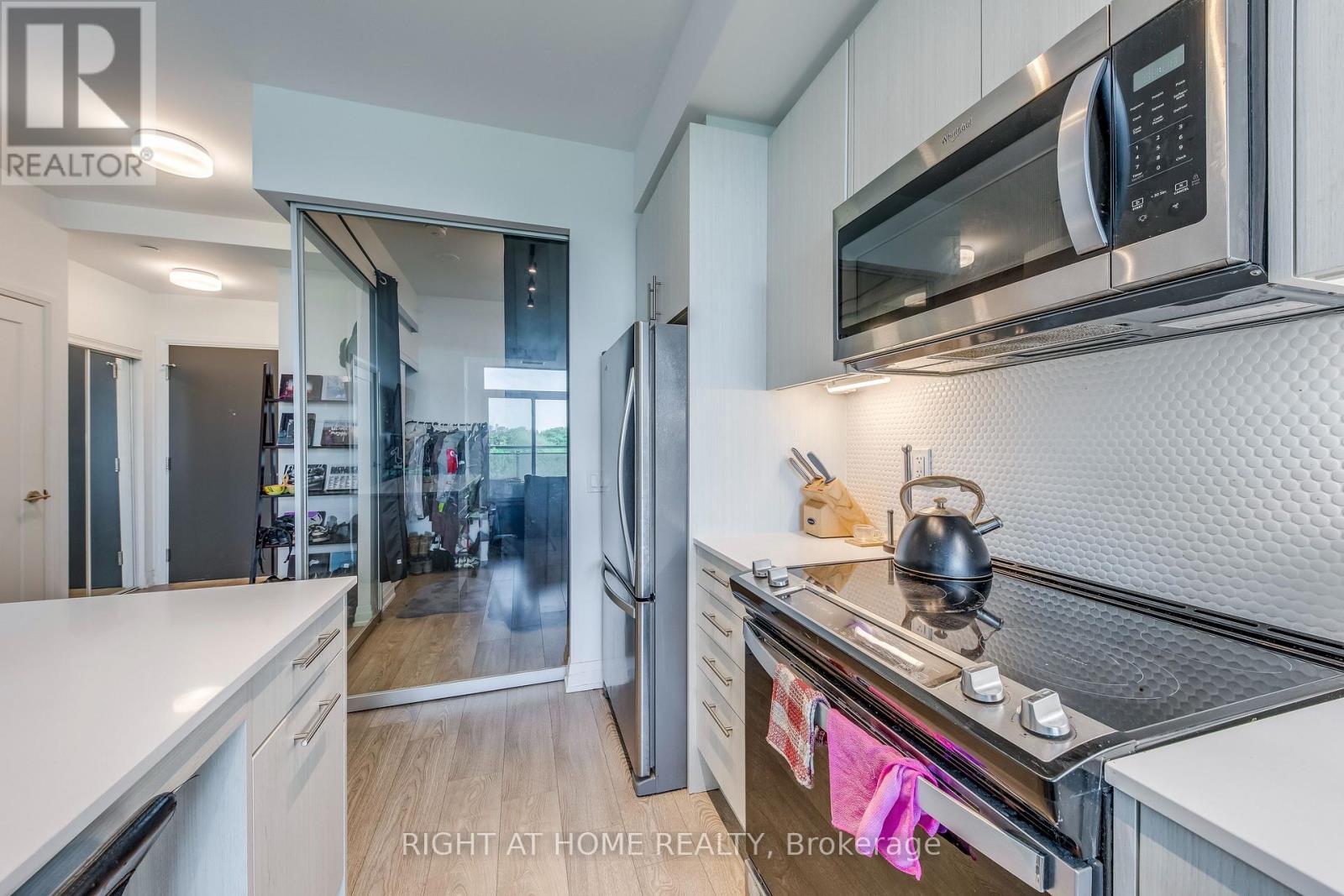 619 - 286 Main Street, Toronto, Ontario  M4C 0B3 - Photo 7 - E13833240