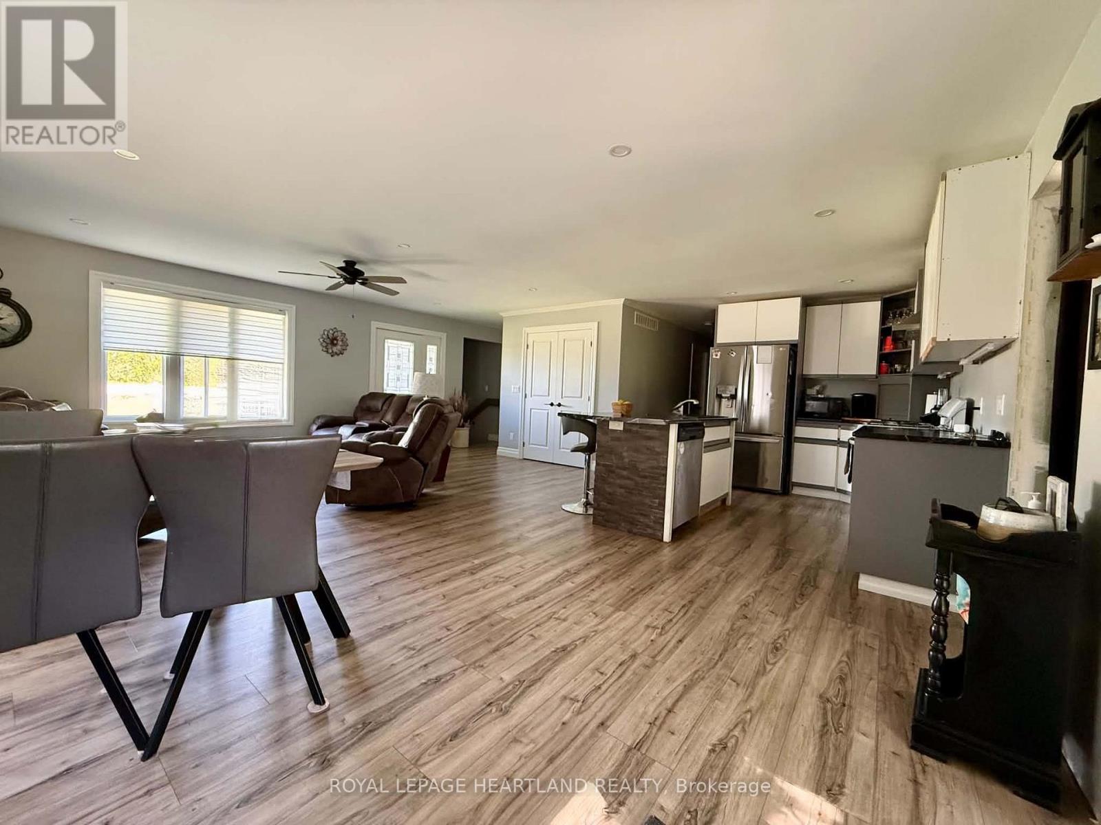 315 Main Street, Lambton Shores, Ontario  N0M 2N0 - Photo 17 - X13628670