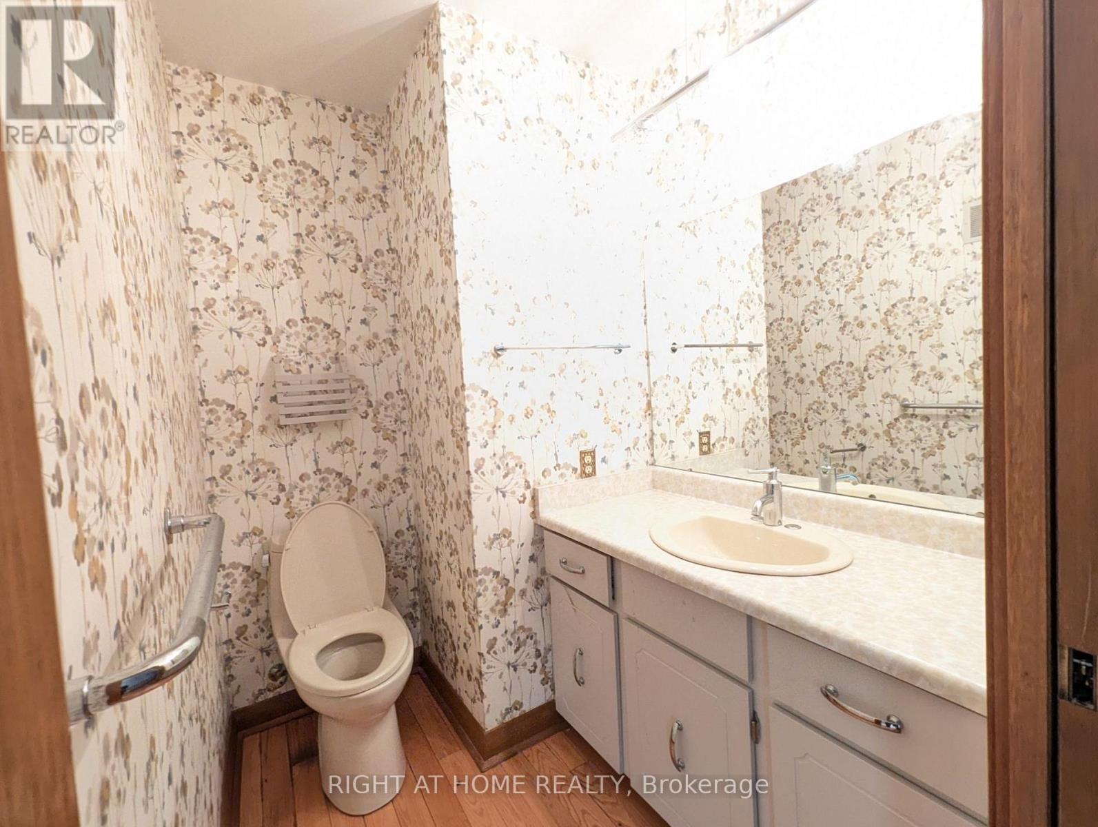 Main Floor - 716 Tulip Court, Oshawa, Ontario  L1G 3C6 - Photo 12 - E13833256