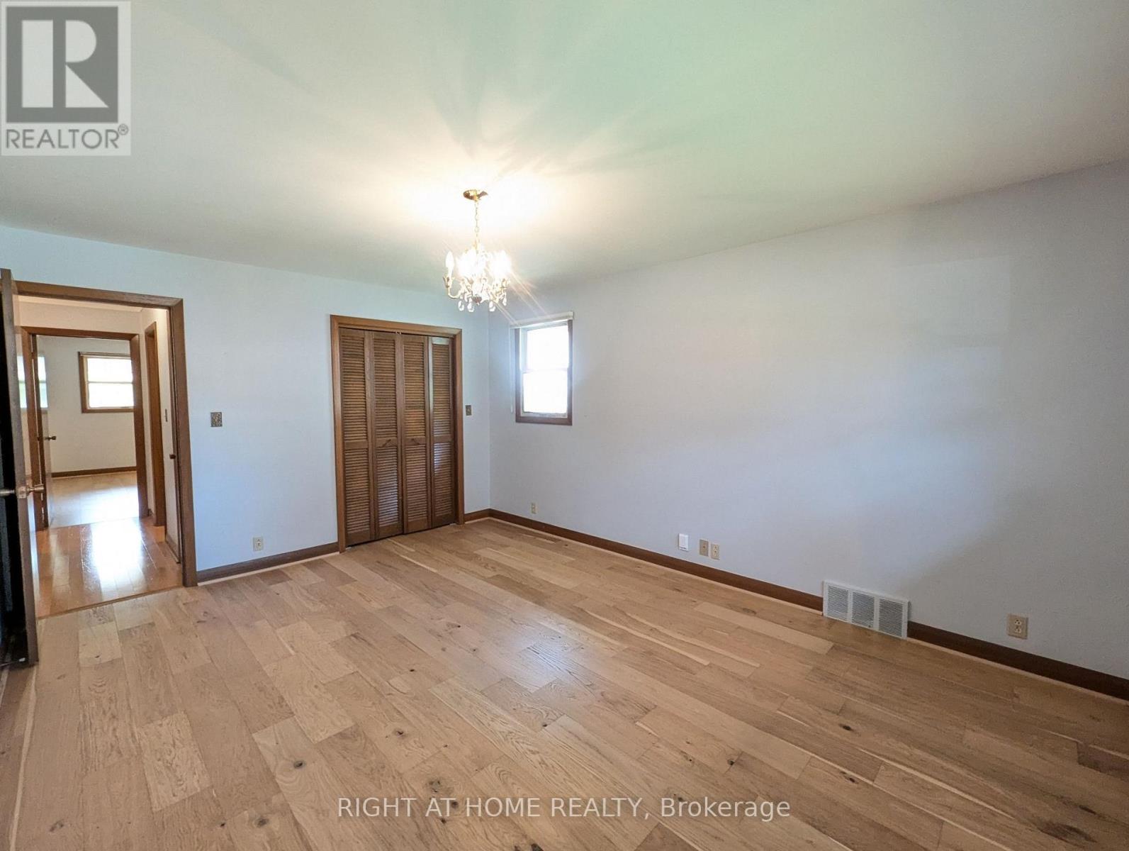 Main Floor - 716 Tulip Court, Oshawa, Ontario  L1G 3C6 - Photo 27 - E13833256