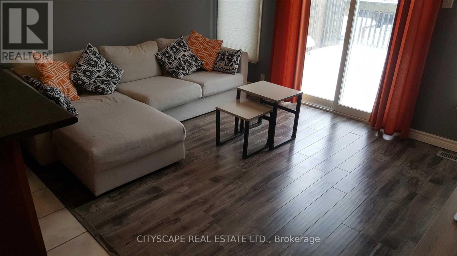 75 Coyote Crescent, Toronto, Ontario  M1B 6H2 - Photo 2 - E13833274
