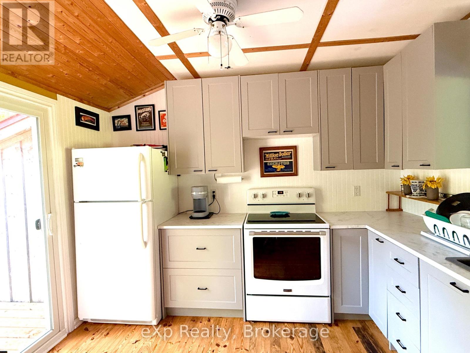 426 Huron Road, South Bruce Peninsula, Ontario  N0H 2T0 - Photo 7 - X13833258