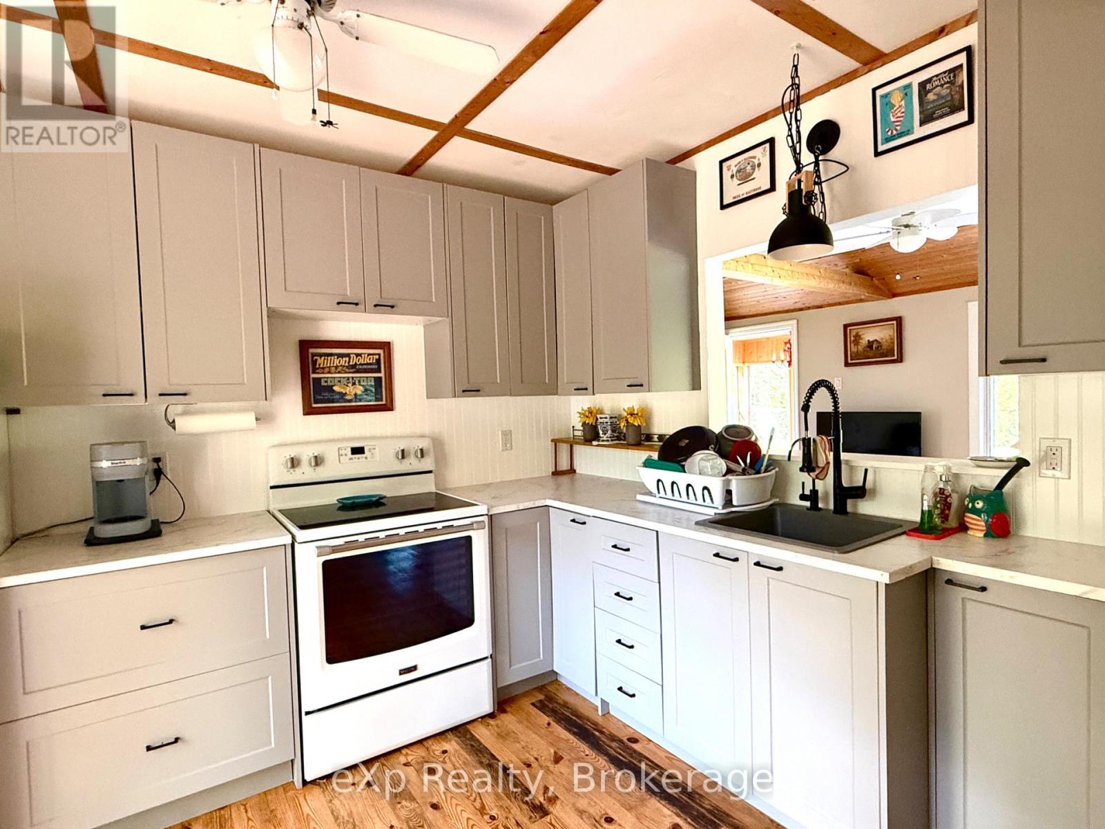 426 Huron Road, South Bruce Peninsula, Ontario  N0H 2T0 - Photo 8 - X13833258
