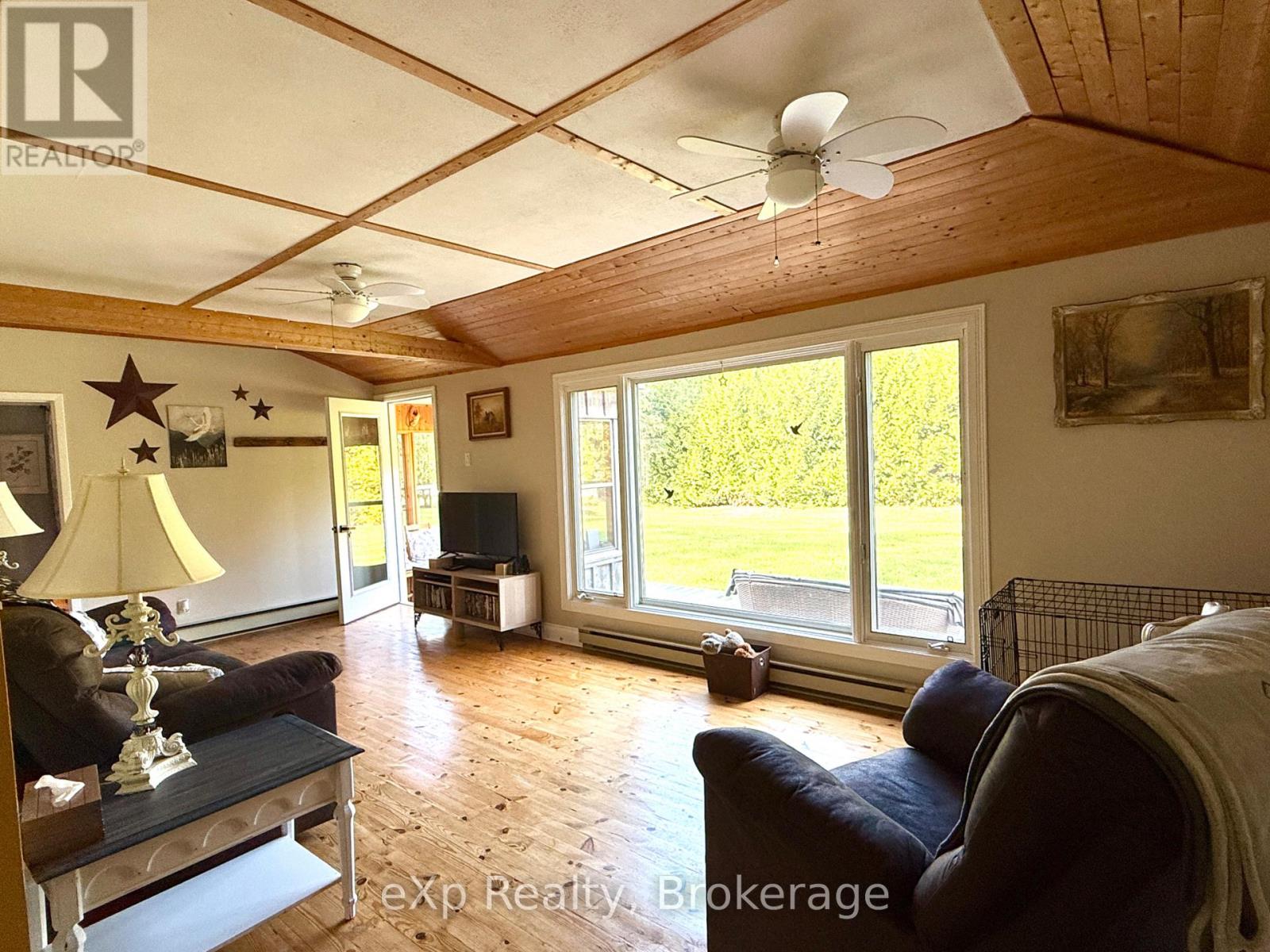 426 Huron Road, South Bruce Peninsula, Ontario  N0H 2T0 - Photo 9 - X13833258