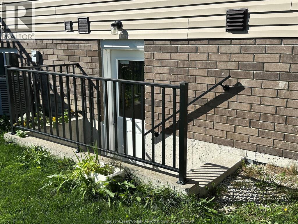 1076 Lublin Avenue Unit# Lower, Windsor, Ontario  N8P 0E5 - Photo 2 - 26023661