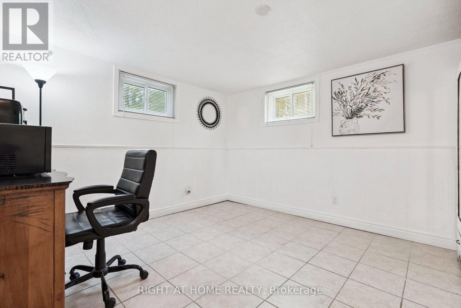 Bi-Level Unit - 105 Glenridge Avenue, St. Catharines, Ontario  L2R 4X5 - Photo 16 - X13833268