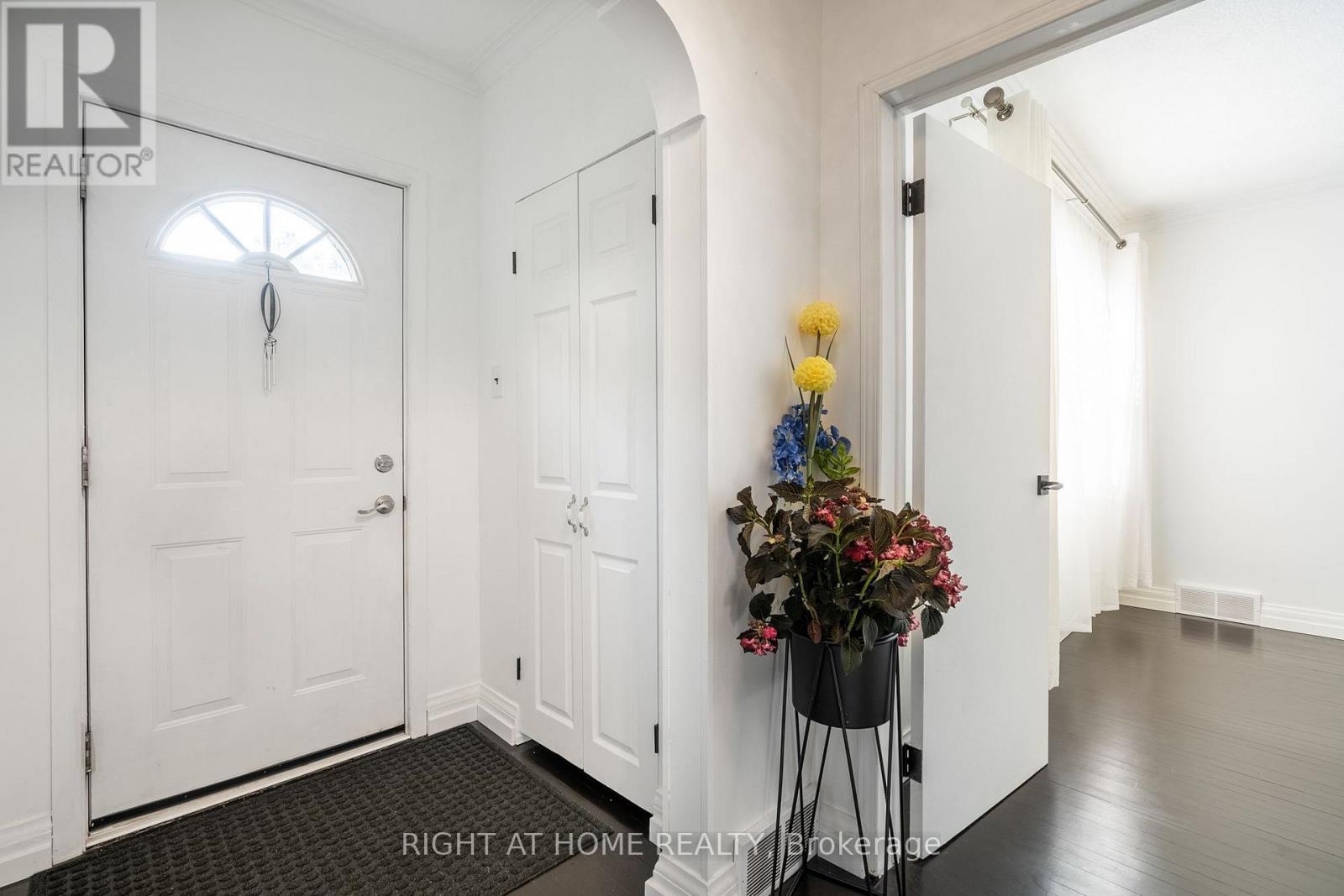 Bi-Level Unit - 105 Glenridge Avenue, St. Catharines, Ontario  L2R 4X5 - Photo 8 - X13833268