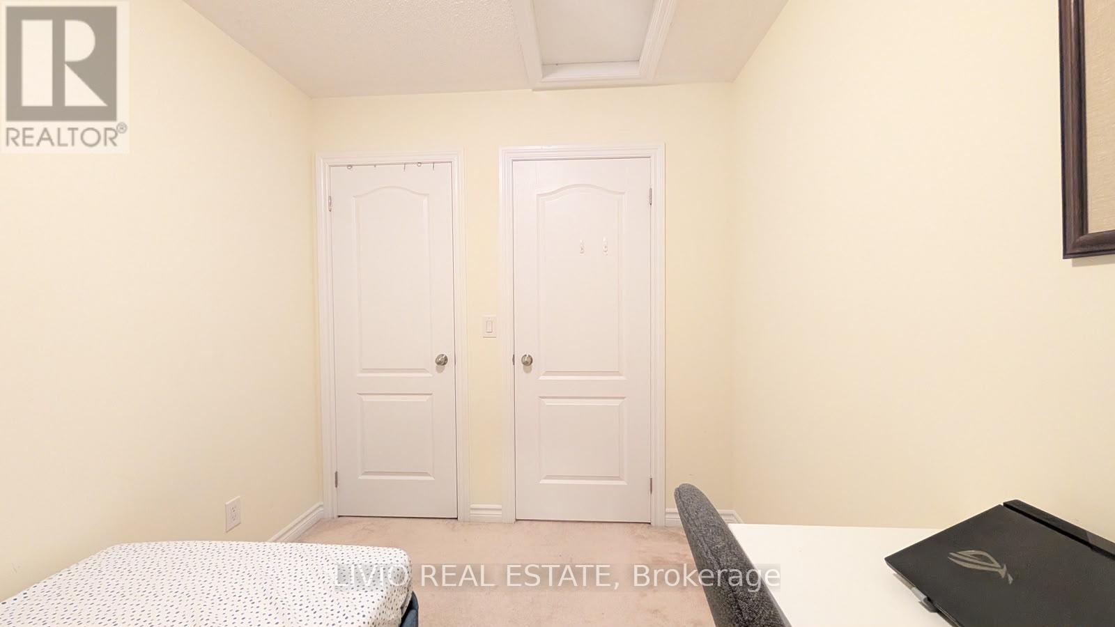 157 Cedar Lake Crescent, Brampton, Ontario L6Y 0P9 - Photo 10 - W13831426