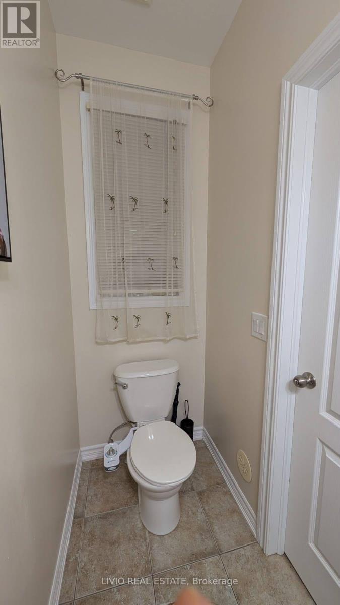 157 Cedar Lake Crescent, Brampton, Ontario L6Y 0P9 - Photo 11 - W13831426
