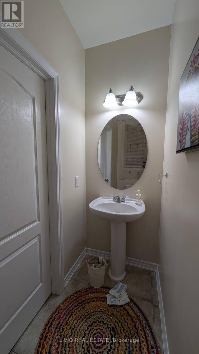 157 Cedar Lake Crescent, Brampton, Ontario L6Y 0P9 - Photo 7 - W13831426