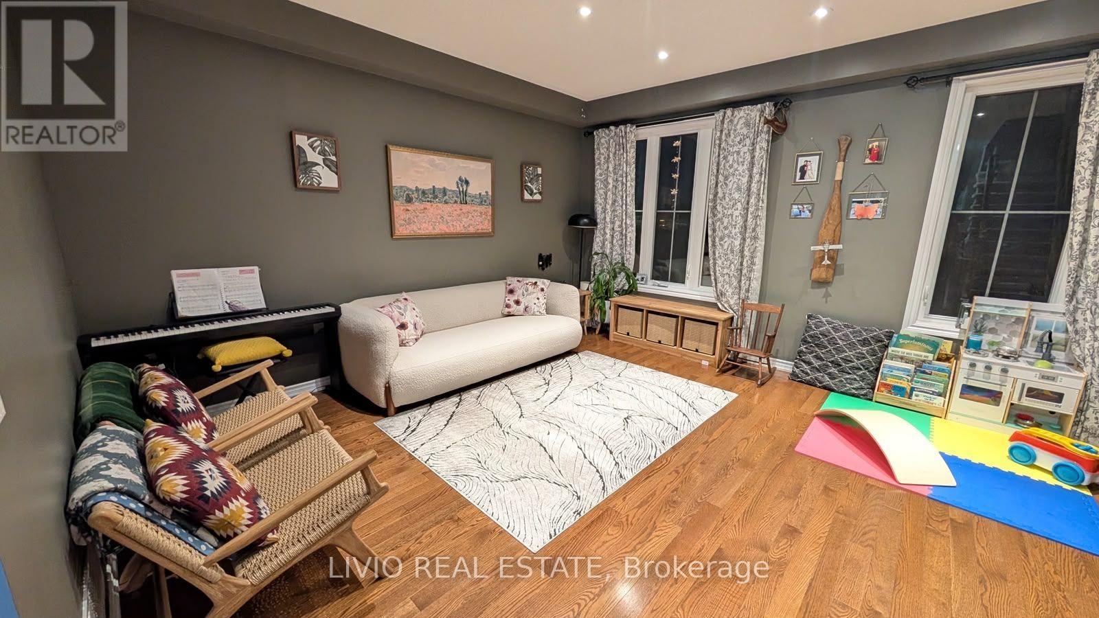157 Cedar Lake Crescent, Brampton, Ontario L6Y 0P9 - Photo 6 - W13831426