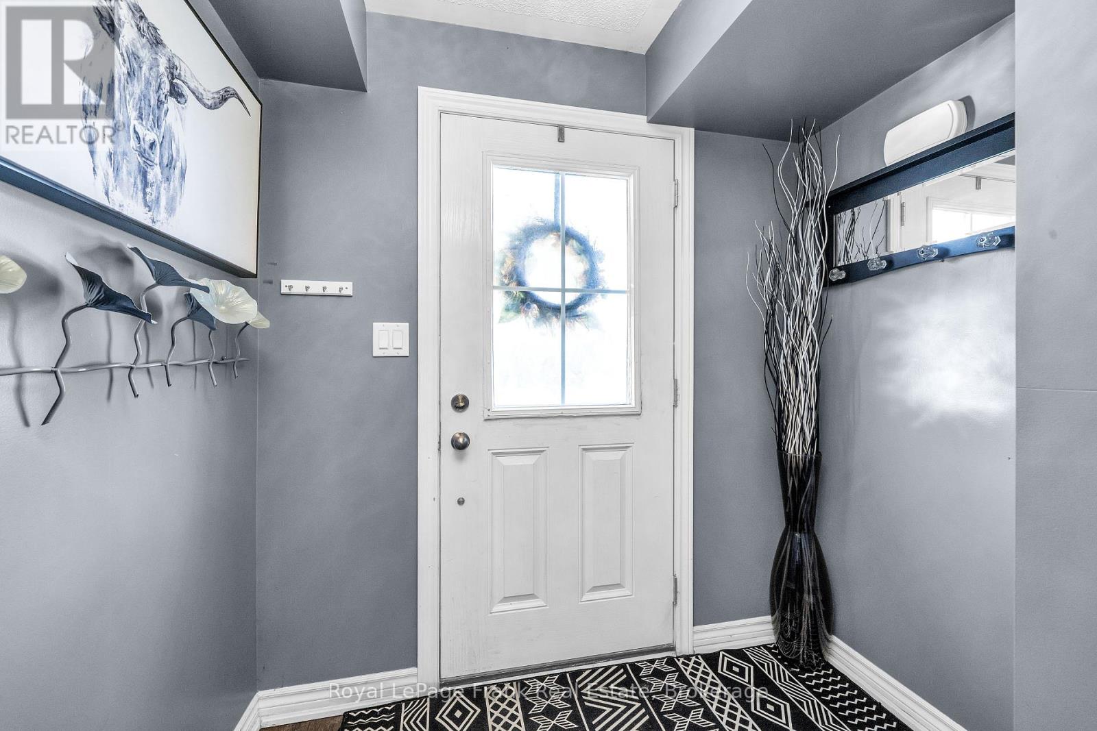5 Markham Trail, Clarington, Ontario  L1C 0S4 - Photo 3 - E13833308