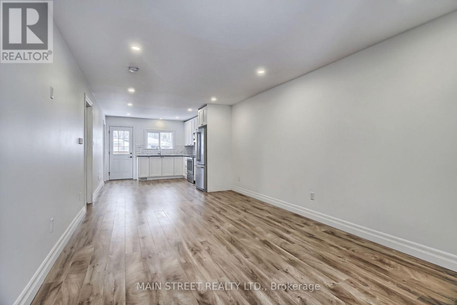 B - 27 Jacksons Point Avenue, Georgina, Ontario  L0E 1L0 - Photo 4 - N13833298