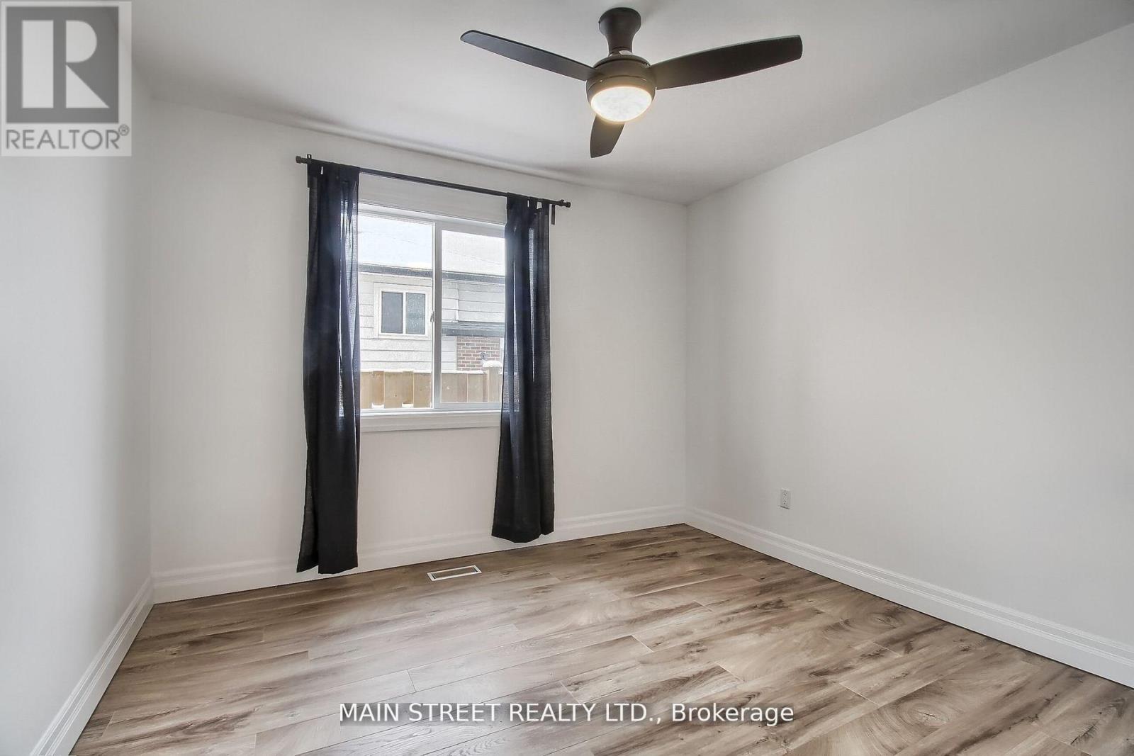 B - 27 Jacksons Point Avenue, Georgina, Ontario  L0E 1L0 - Photo 6 - N13833298