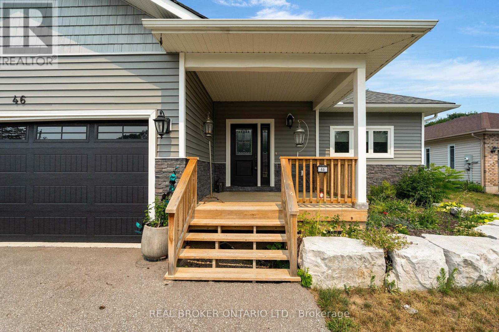 46 Brick Pond Road, Severn, Ontario  L0K 1E0 - Photo 2 - S13833310