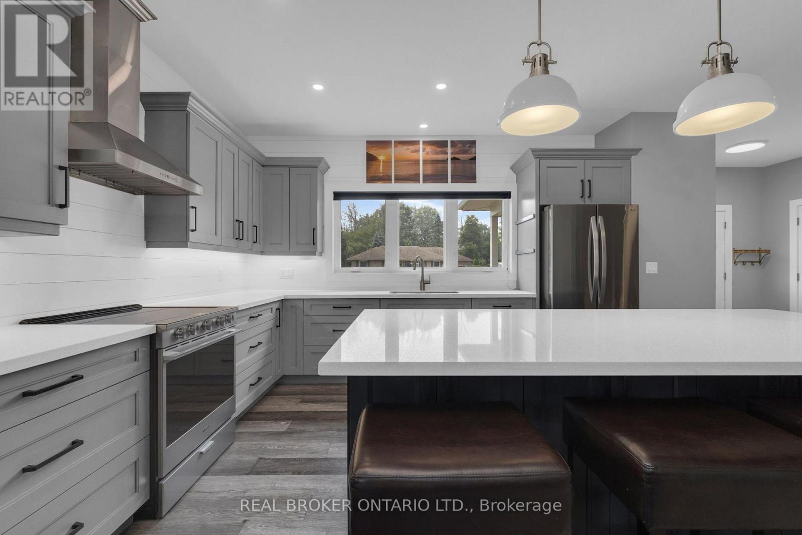 46 Brick Pond Road, Severn, Ontario  L0K 1E0 - Photo 4 - S13833310