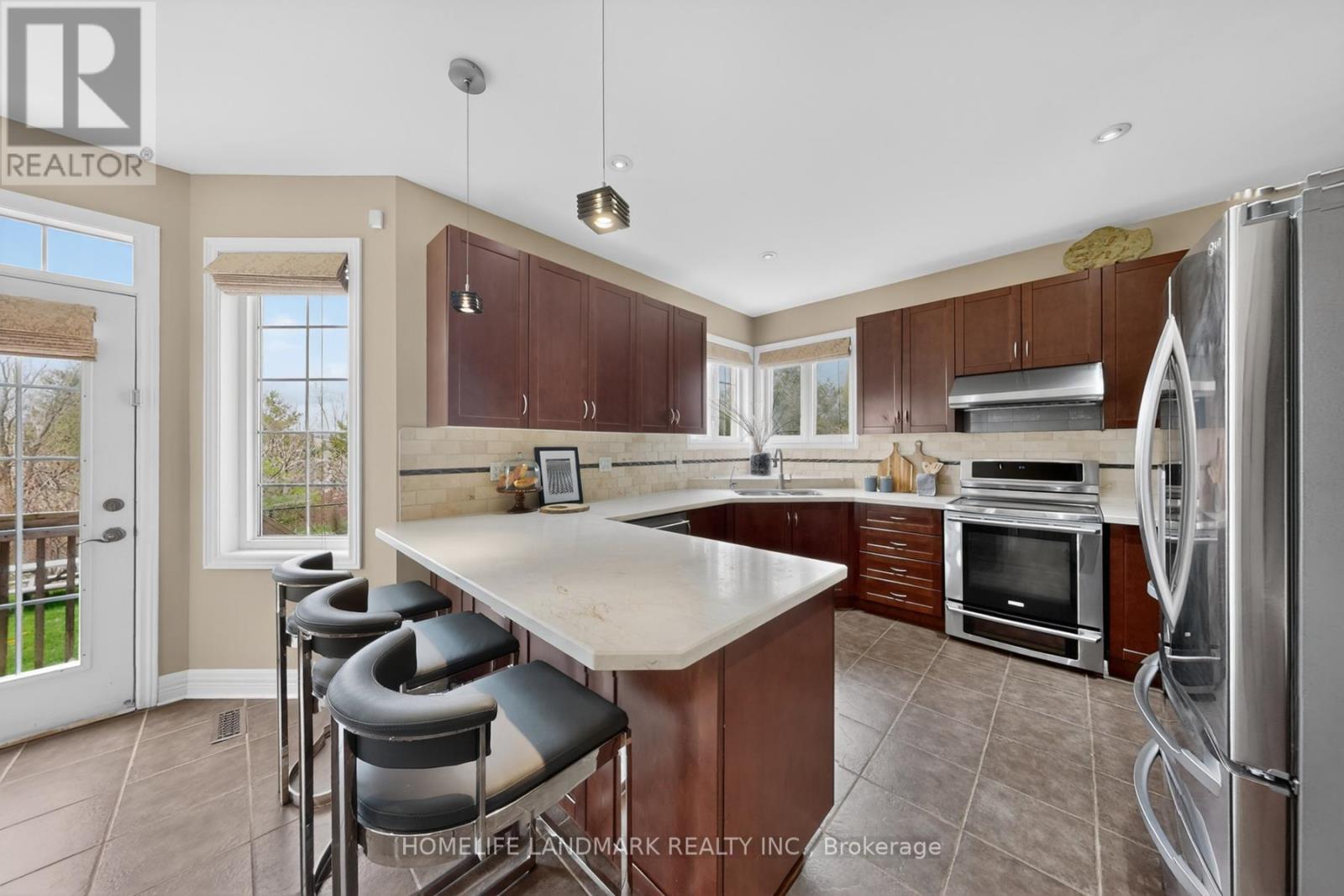 2481 Whistling Springs Crescent, Oakville, Ontario  L6M 5G3 - Photo 16 - W13833300