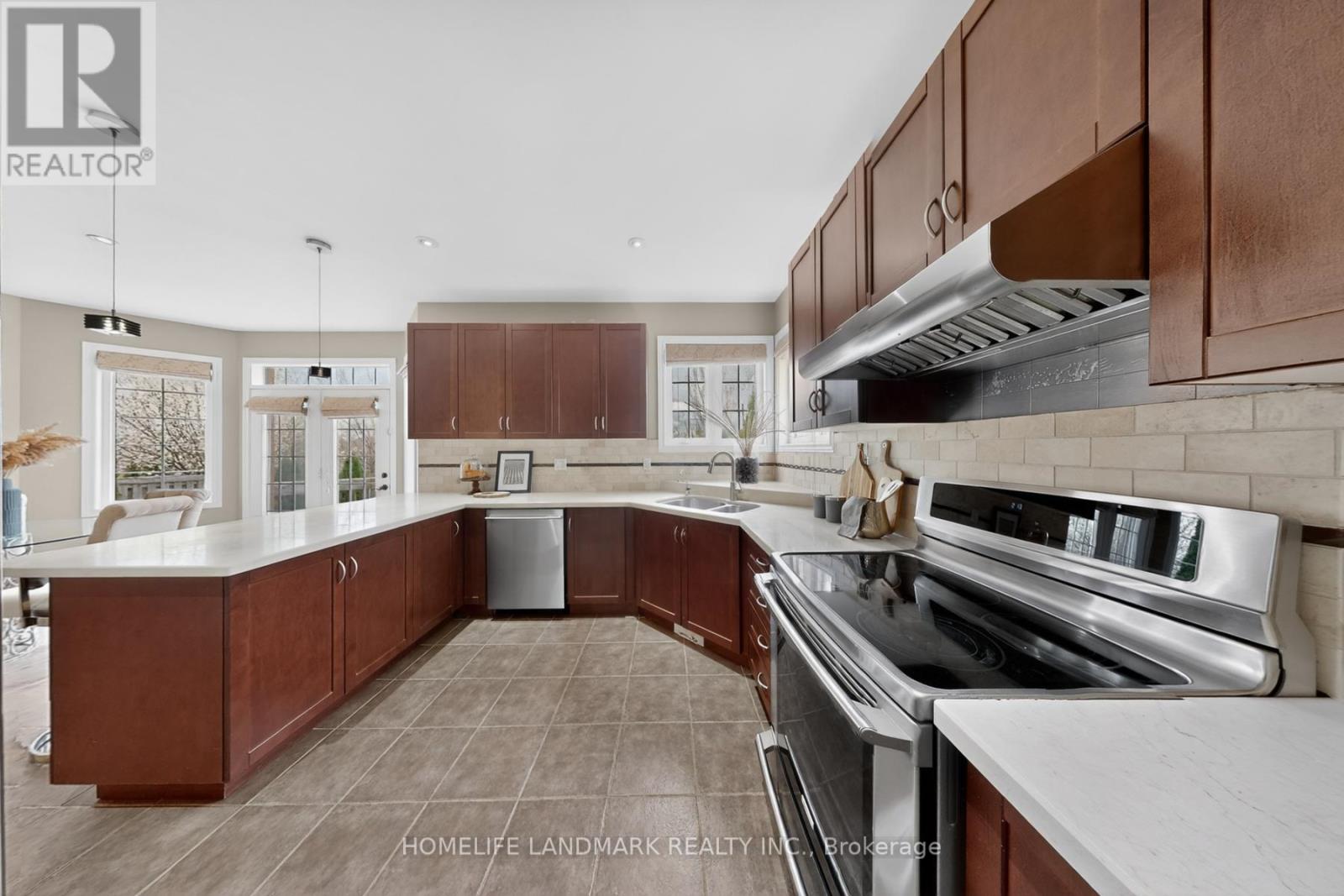 2481 Whistling Springs Crescent, Oakville, Ontario  L6M 5G3 - Photo 17 - W13833300