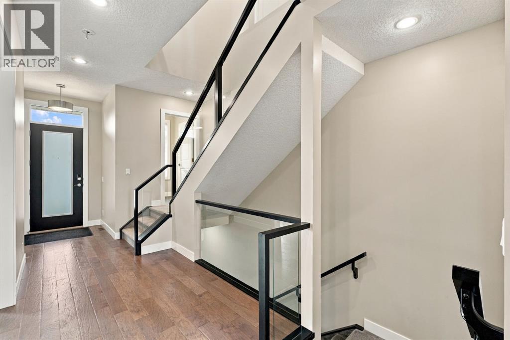 1458 Richland Road NE, Calgary, Alberta  T3e 5m6 - Photo 4 - A2348492