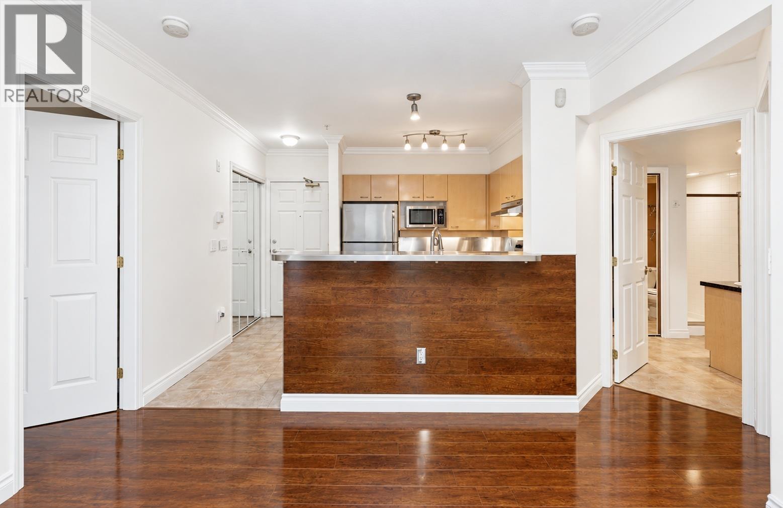 103 3625 Windcrest Drive, North Vancouver, British Columbia V7G 2S6 - Photo 6 - R3153802