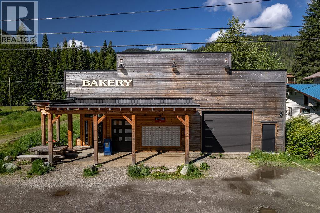 7114 1ST Avenue, Ymir, British Columbia