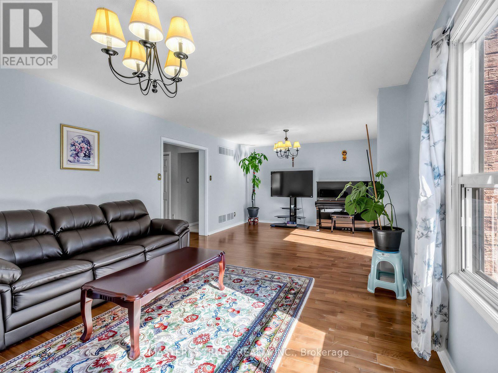 858 Wetherby Lane, Mississauga, Ontario  L4W 4S9 - Photo 18 - W13833316