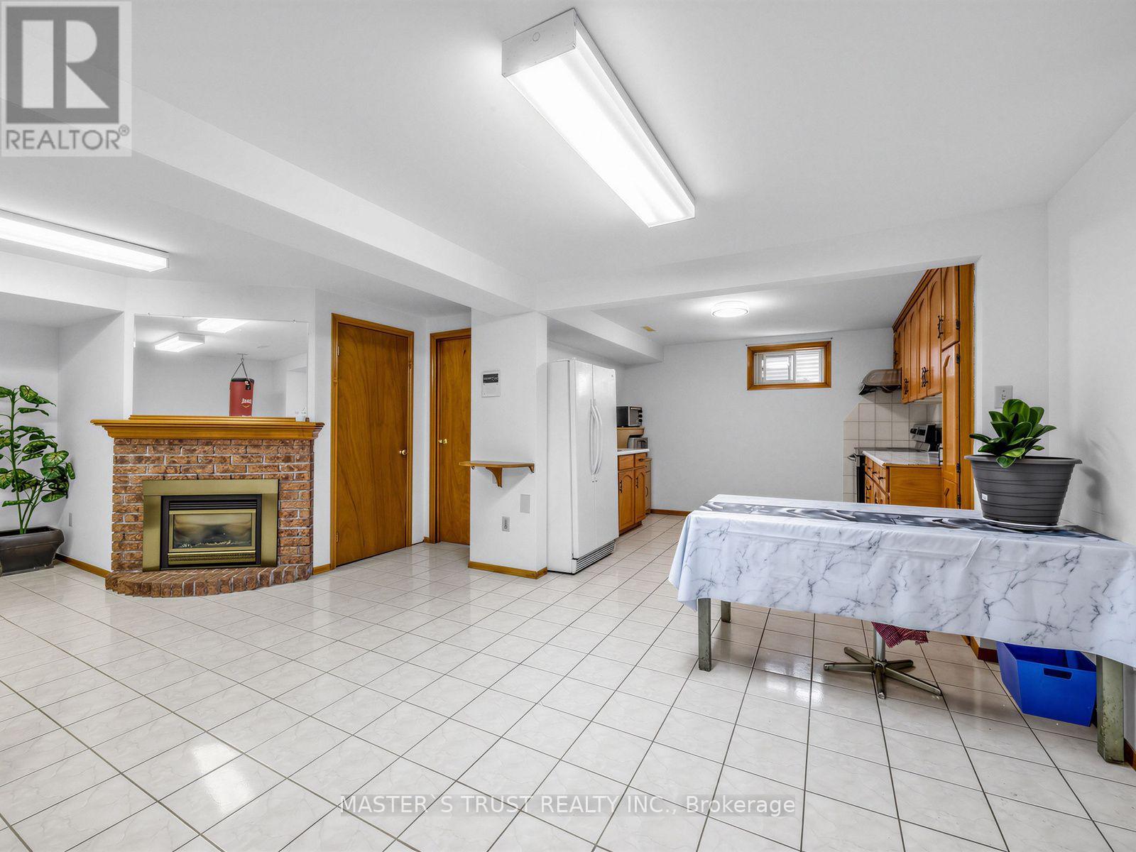 858 Wetherby Lane, Mississauga, Ontario  L4W 4S9 - Photo 26 - W13833316