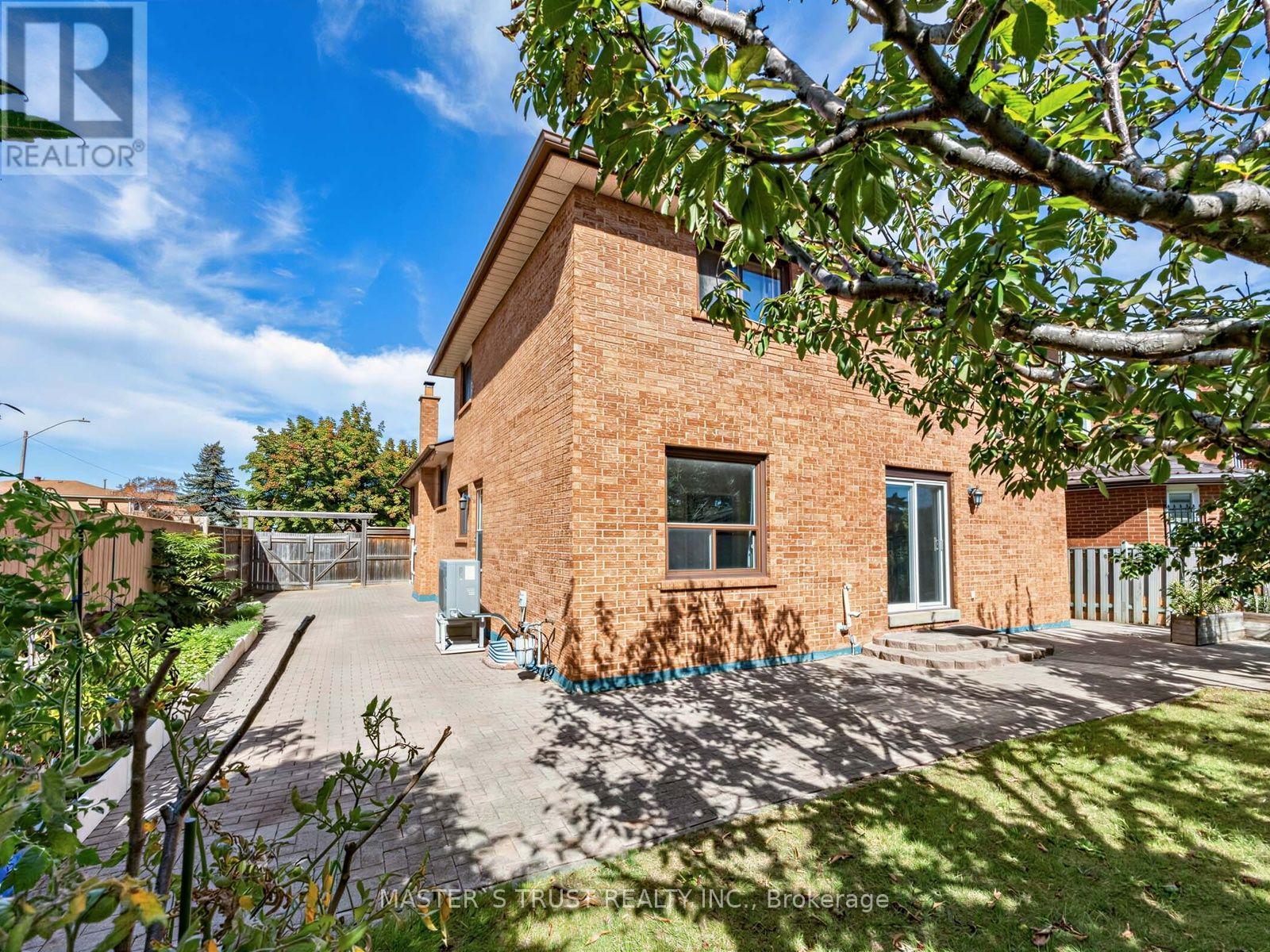 858 Wetherby Lane, Mississauga, Ontario  L4W 4S9 - Photo 36 - W13833316