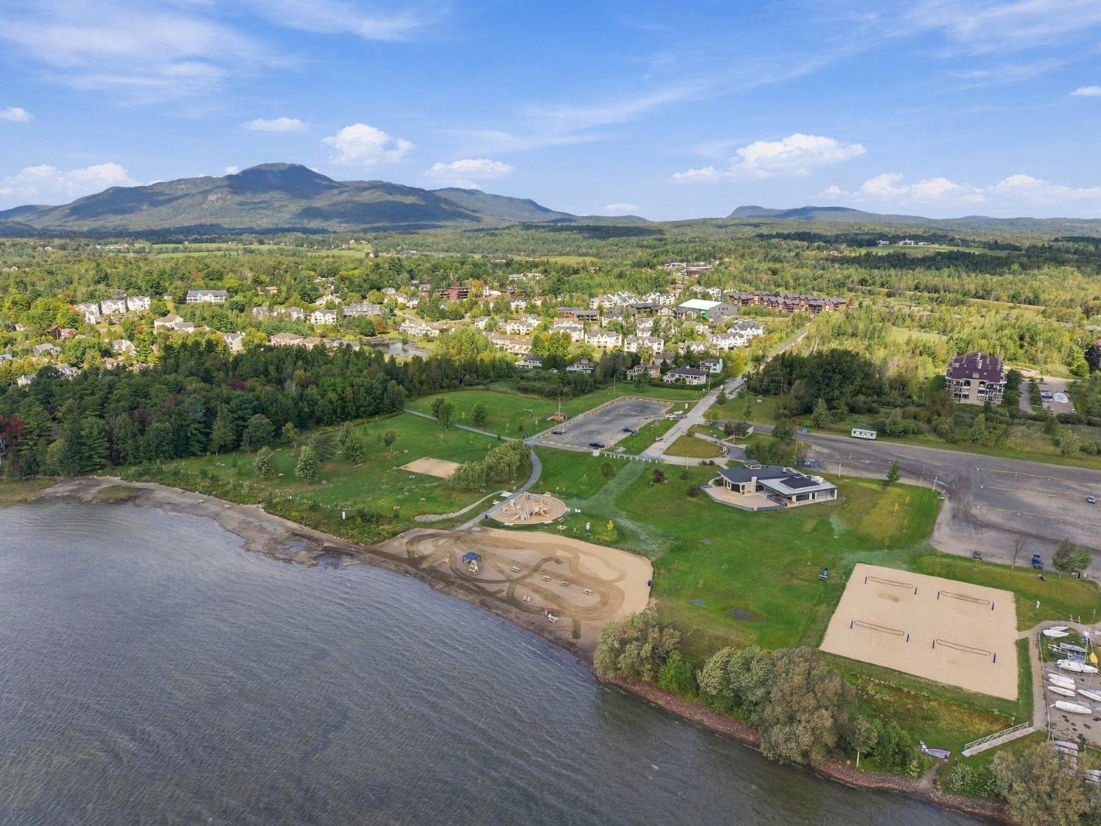 2318 Place du Village|#337 Magog Quebec Canada J1X6G3 3