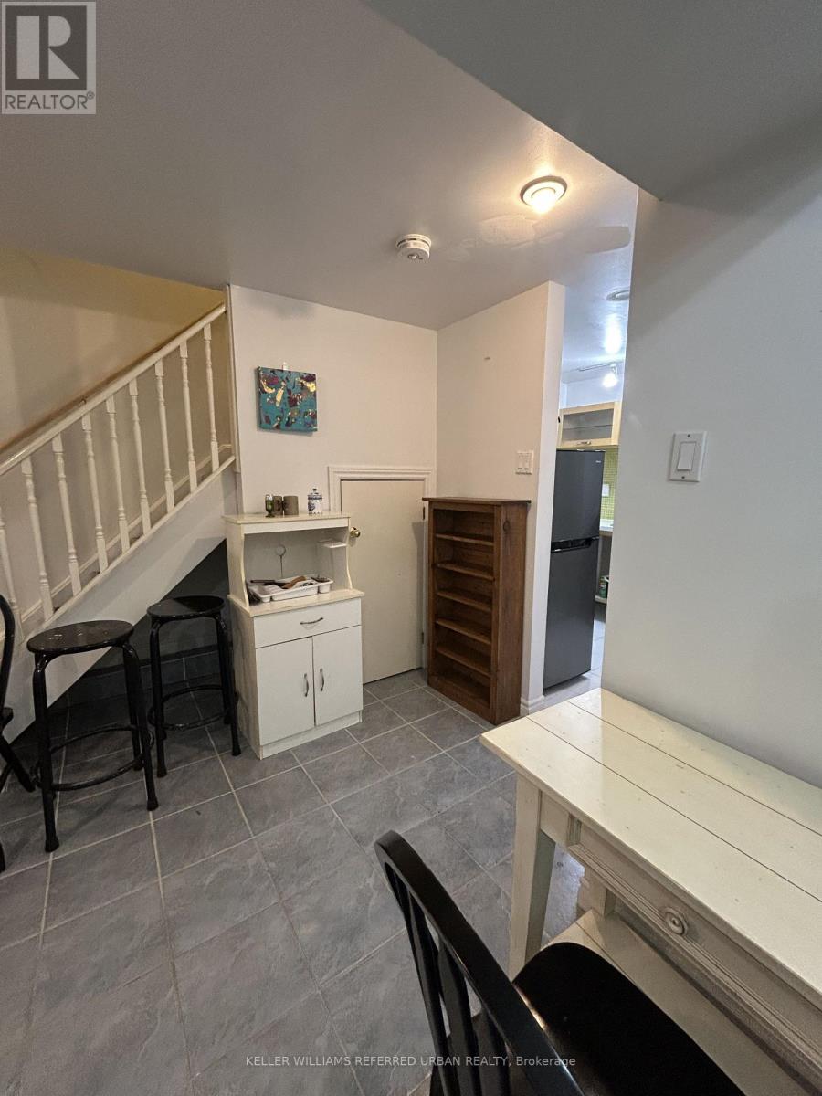 63 Hilton Avenue, Toronto, Ontario  M5R 3E5 - Photo 10 - C13833320