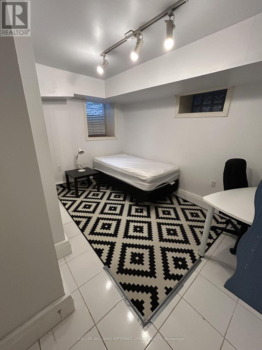 63 Hilton Avenue, Toronto, Ontario  M5R 3E5 - Photo 14 - C13833320