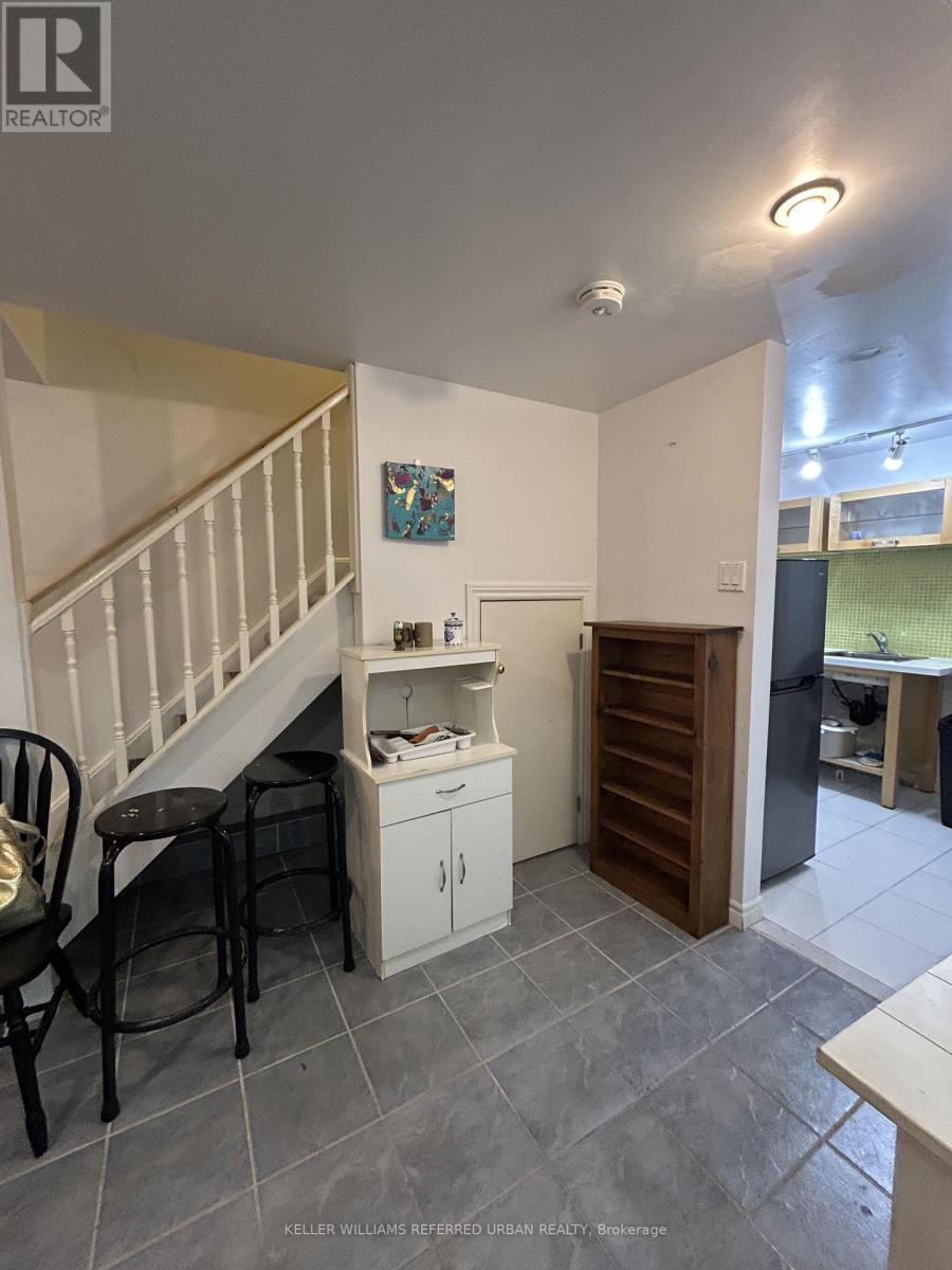 63 Hilton Avenue, Toronto, Ontario  M5R 3E5 - Photo 8 - C13833320