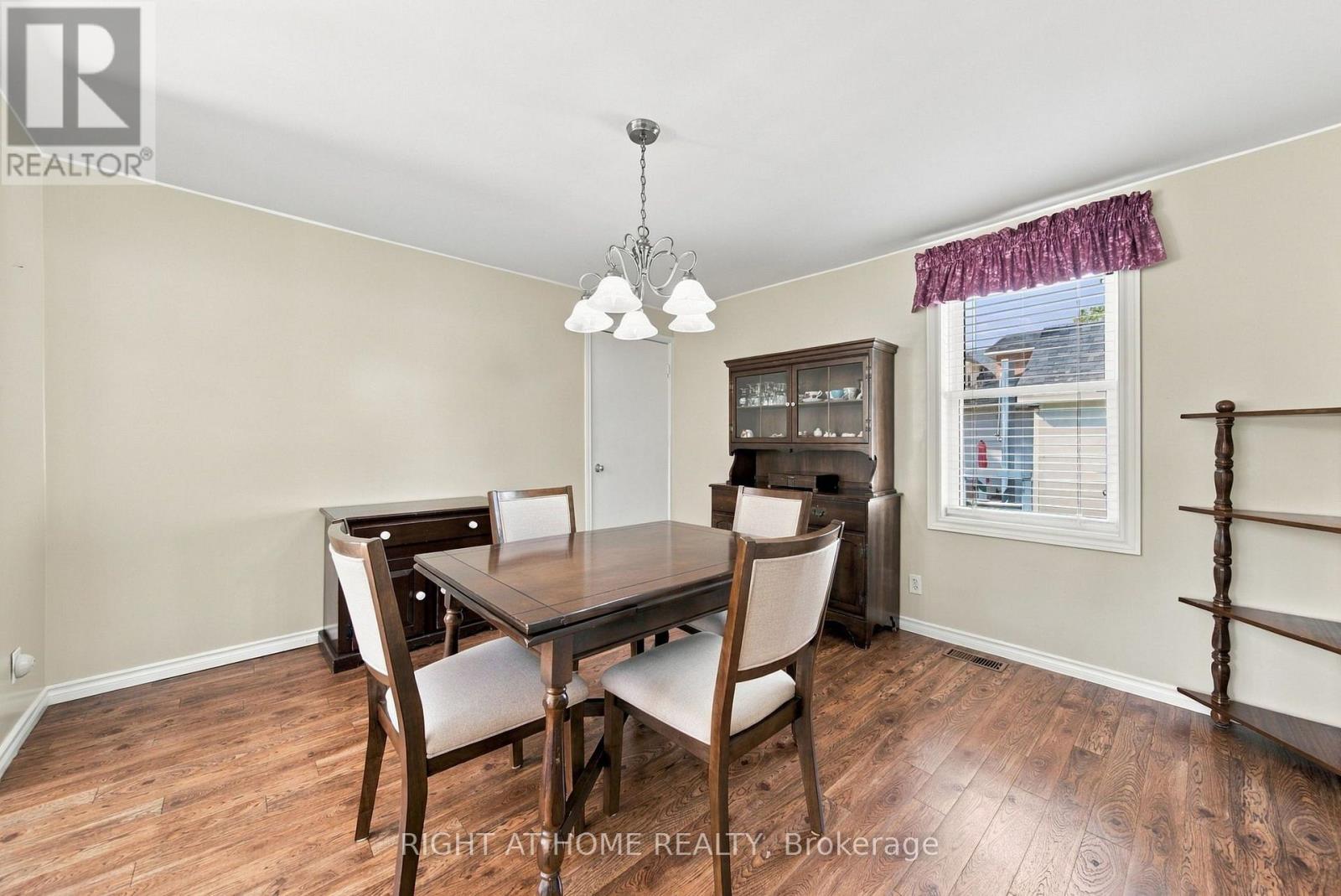 8 Maria Street, Penetanguishene, Ontario  L9M 1L6 - Photo 14 - S13833328