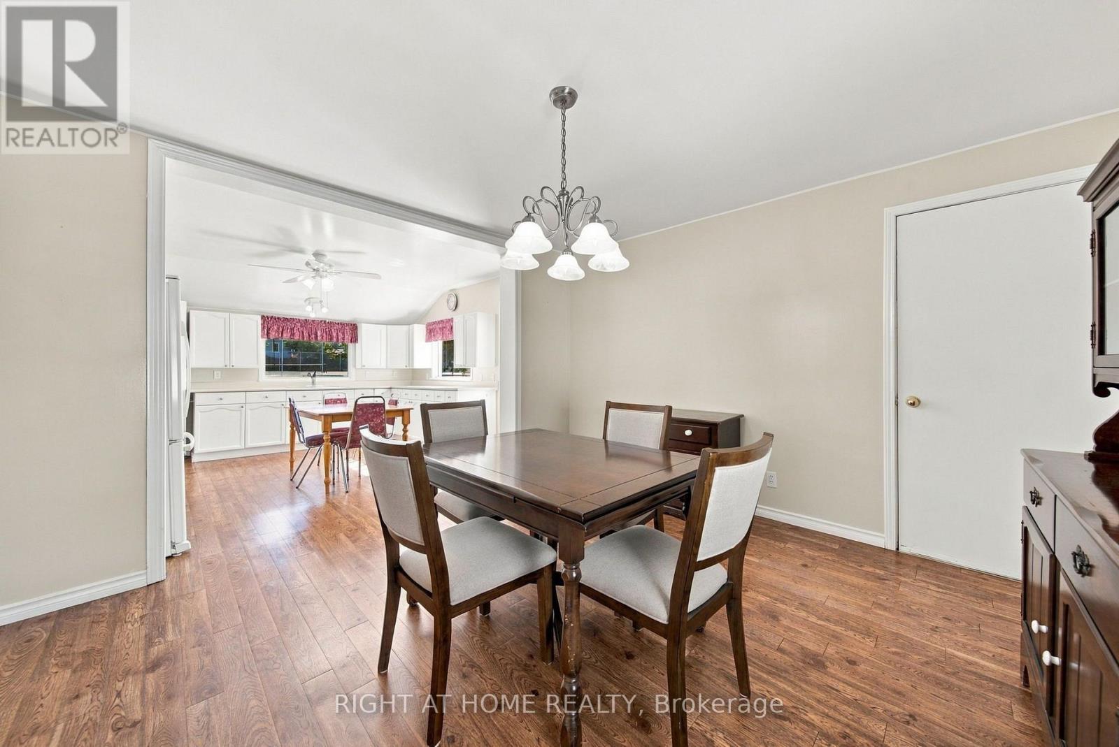 8 Maria Street, Penetanguishene, Ontario  L9M 1L6 - Photo 17 - S13833328